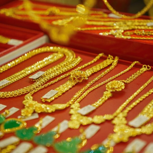 gia-vang-hom-nay-6/4/2026:-roi-thang-dung-dau-phien,-sjc-va-nhan-tron-giam-tiep