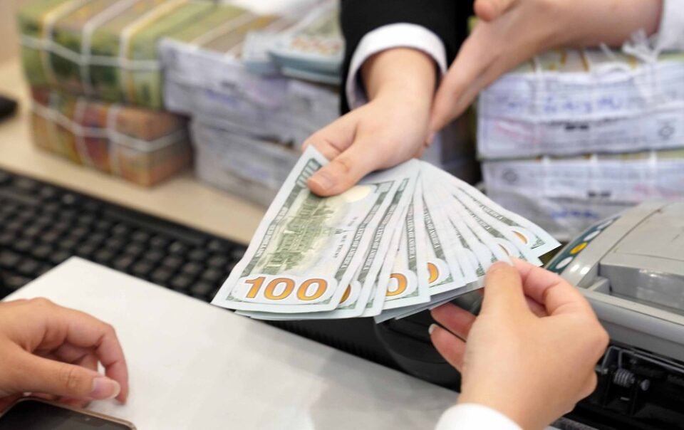 gia-usd-hom-nay-64.2026:-quay-dau-giam-cung-euro,-yen-nhat