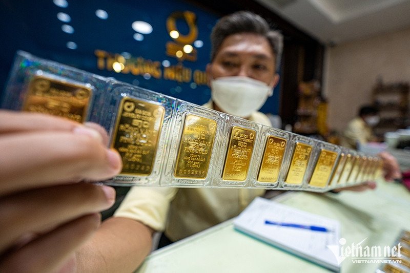 gia-vang-hom-nay-5/4/2026-thoat-day,-sjc-va-nhan-co-tuan-bat-tang