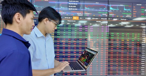 chung-khoan-chi-gap-ap-luc-ngan-han