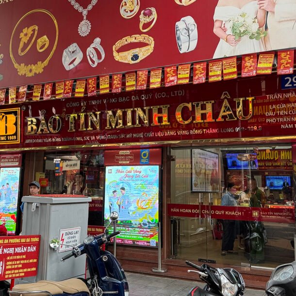 gia-vang-giam,-tiem-vang-vang-khach,-bao-tin-minh-chau-cho-mua-10-chi-cam-ve