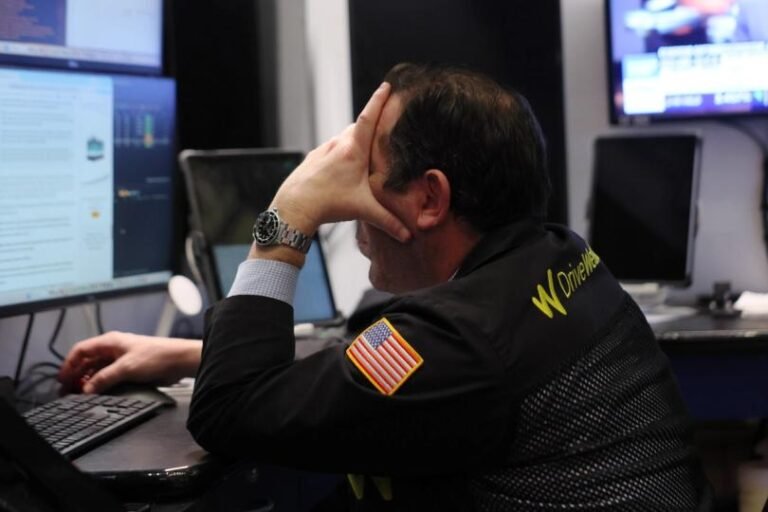 bitcoin-options-market-is-quietly-pricing-a-major-downside-move