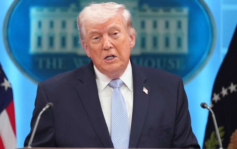 ong-trump:-my-co-the-pha-huy-toan-bo-cau,-nha-may-dien-iran-trong-4-gio