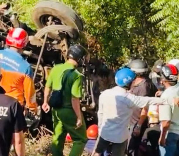 danh-tinh-4-nan-nhan-tu-vong-trong-vu-xe-khach-lao-xuong-vuc-o-lam-dong