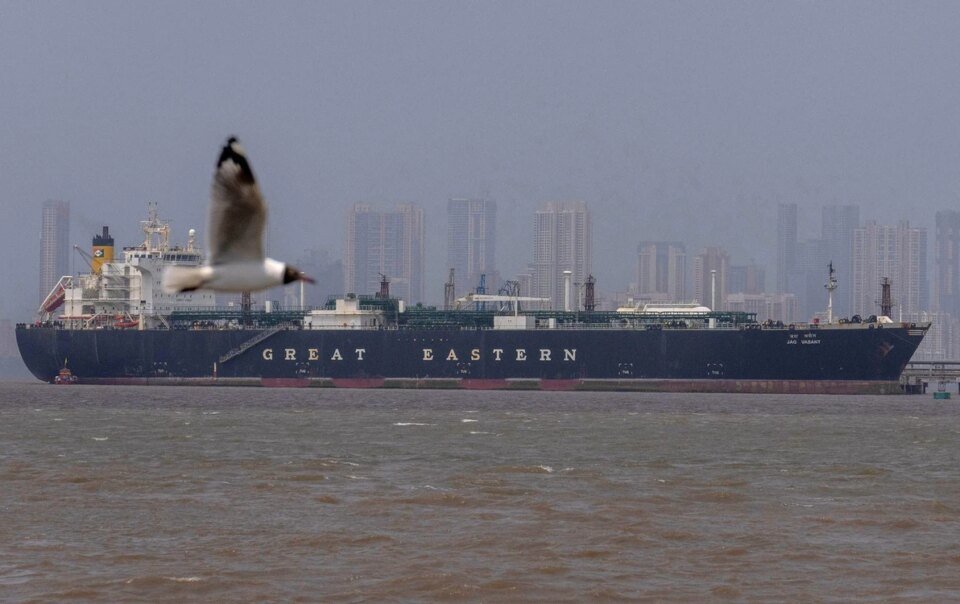 iran-da-nhan-de-xuat-ngung-ban,-chua-chap-nhan-mo-lai-eo-bien-hormuz