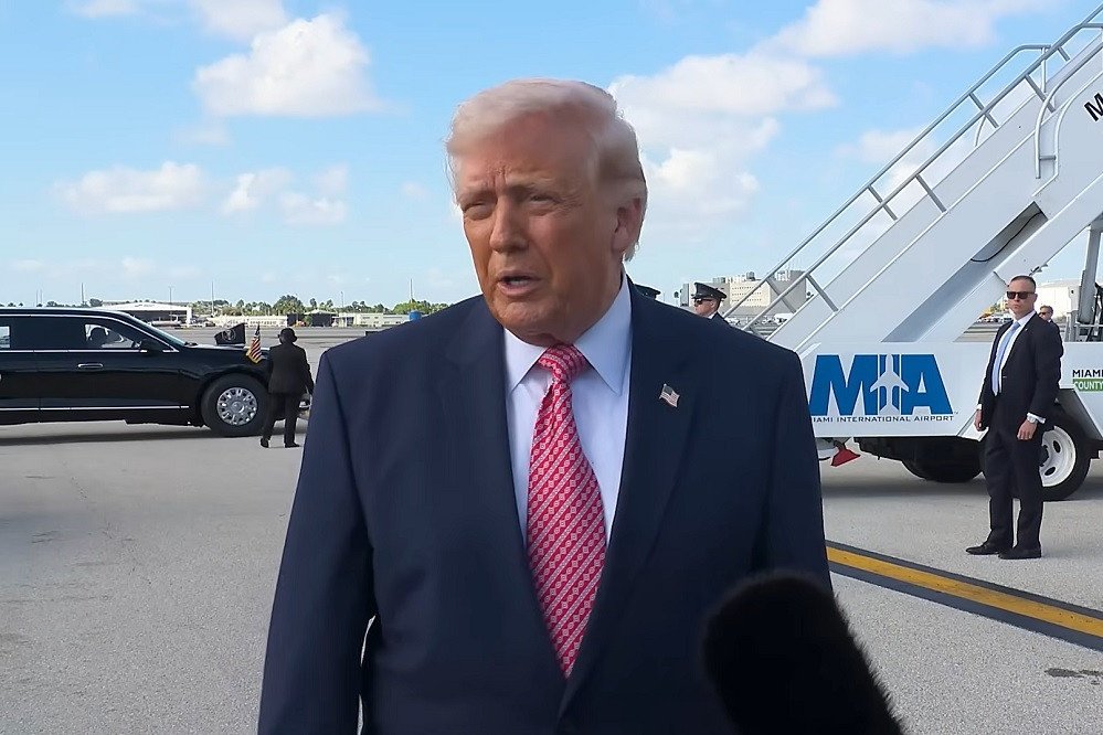 ong-trump-tuyen-bo-lenh-ngung-ban-2-tuan-voi-iran