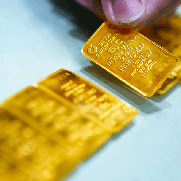 gia-vang-hom-nay-8/4/2026:-vang-mieng-sjc-tang-toi-4,5-trieu/luong,-nhan-len-phi-ma