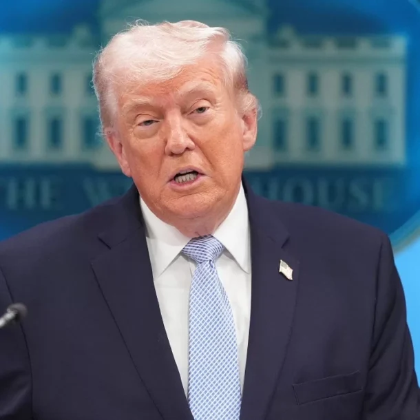 ong-trump-tuyen-bo-lenh-ngung-ban-hai-tuan-voi-iran