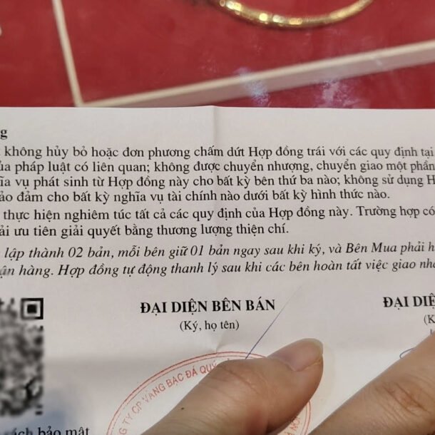 khach-mua-vang-dang-'cam-dao-dang-luoi'-van-ham