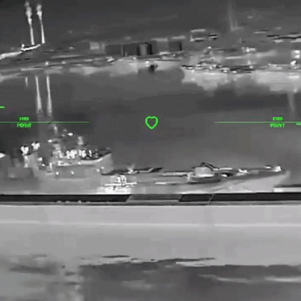 hinh-anh-tau-chien-nga-bi-uav-ukraine-tan-cong-o-cang-novorossiysk