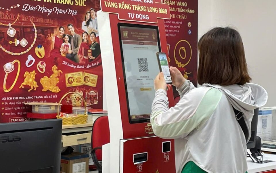 sau-vu-khoi-to-lanh-dao,-bao-tin-minh-chau-hoat-dong-ra-sao?