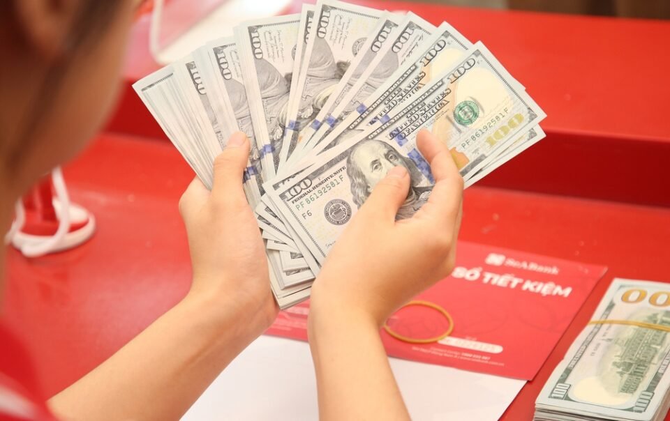 gia-usd-hom-nay-84.2026:-quay-dau-giam-khi-my-ngung-ban-2-tuan-voi-iran