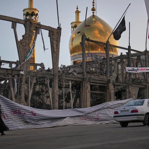 phong-vien-my-ke-chuyen-di-12-gio-lai-xe-xuyen-iran