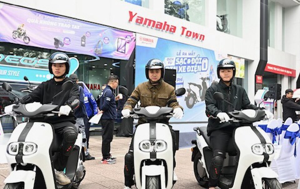 yamaha-ra-mat-dich-vu-sac-pin-cuu-ho-24/7-mien-phi-cho-xe-dien-yamaha-neo’s