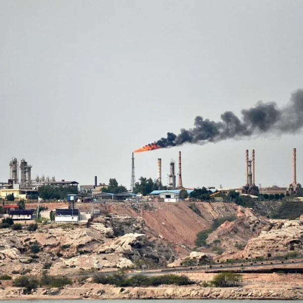 my-khong-kich-dao-kharg-cua-iran