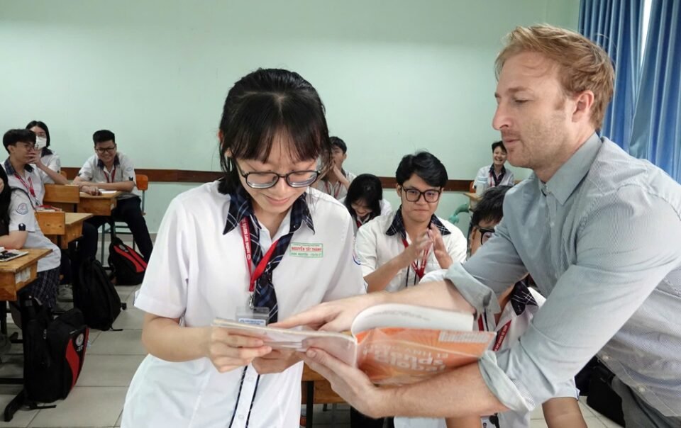 chat-luong-giao-duc-cac-dia-phuong:-mon-ngoai-ngu-can-thoat-khoi-loi-mon-diem-so