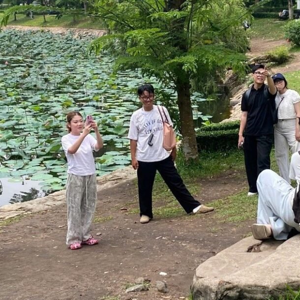 ‘ech-ngoi-thien’-thao-cam-vien-bong-dung-‘hot-ran-ran’,-nhieu-nguoi-xep-hang-de-check-in