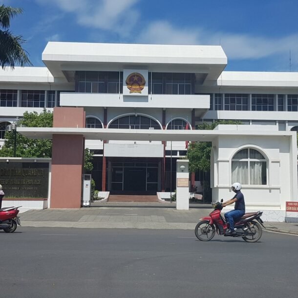 de-xuat-bo-tri-230-can-bo-tinh-lam-viec-tai-tru-so-phia-nam-quang-tri