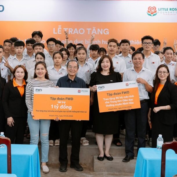 tap-doan-fwd-ho-tro-may-vi-tinh-cho-hoc-sinh-khanh-hoa-sau-bao-lu