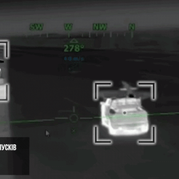 khoanh-khac-uav-cam-tu-ukraine-tan-cong-cac-khi-tai-nga-o-san-bay-donetsk