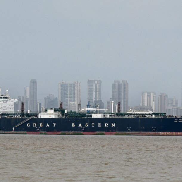 gia-khi-dot-tu-nhien-chau-au-lao-doc,-da-co-2-tau-qua-eo-bien-hormuz