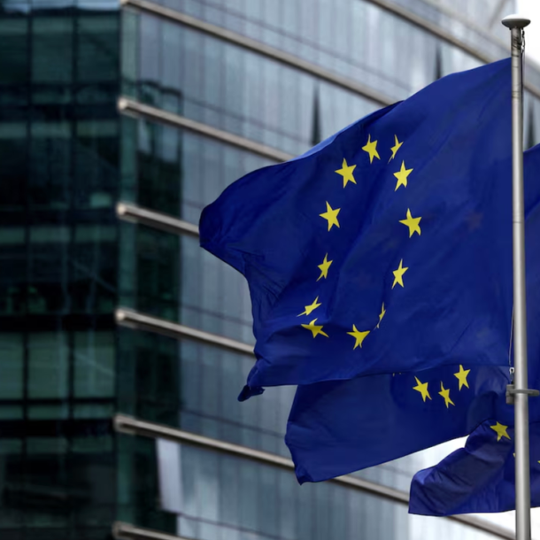 tinh-bao-nga-canh-bao:-eu-tim-cach-phat-trien-vu-khi-hat-nhan