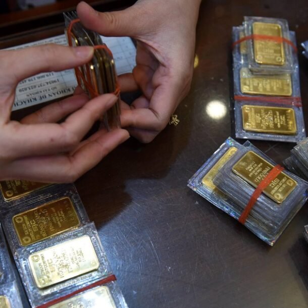 gia-vang-hom-nay-94.2026:-giam-soc-khien-nguoi-mua-lo-gan-10-trieu-sau-mot-dem