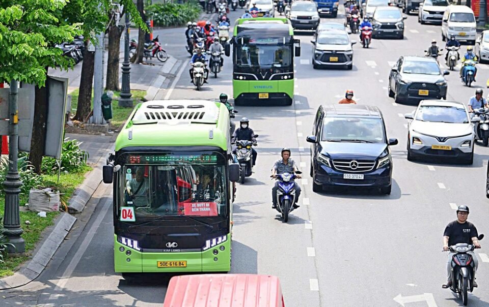 ve-xe-buyt-0-dong:-chinh-sach-nhan-van-can-cach-lam-hieu-qua