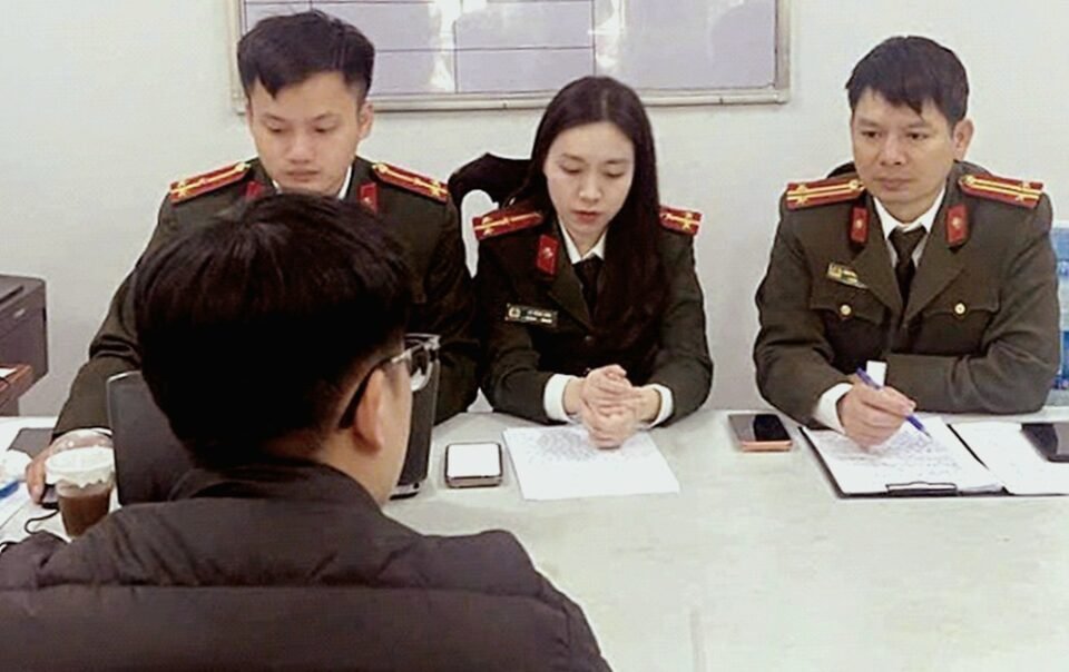 de-xuat-dinh-danh-chu-quan-hoi,-nhom-tren-mang:-quy-dinh-can-thiet-de-siet-trach-nhiem