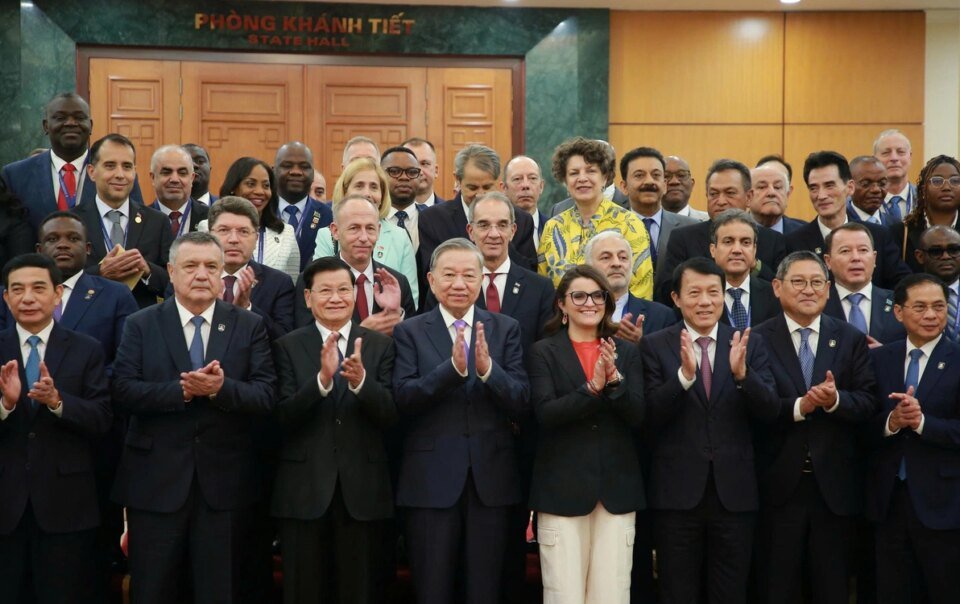 tong-bi-thu,-chu-tich-nuoc-to-lam-ky-quyet-dinh-phe-chuan-cong-uoc-ha-noi