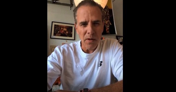 con-trai-&ocirc;ng-biden-th&aacute;ch-thuc-con-trai-&ocirc;ng-trump-l&ecirc;n-s&agrave;n-dau-v&otilde;