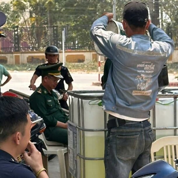 cong-an-tinh-quang-tri-bat-xe-tai-gia-co-gam-cho-dau-diesel-qua-bien-gioi