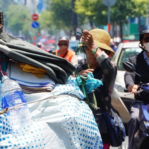 thoi-tiet-hom-nay-10-4:-ca-nuoc-tiep-tuc-nang-nong,-co-noi-tren-40-do-c