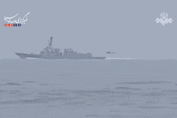 iran-dap-tra-tuyen-bo-cua-ong-trump,-tung-video-chan-tau-chien-my-o-hormuz