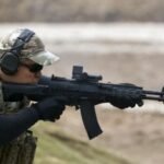 h&atilde;ng-san-xuat-s&uacute;ng-ak-47-dang-che-tao-&lsquo;dan-diet-uav&rsquo;