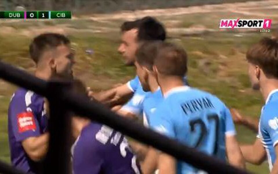 ban-thang-thieu-fair-play-kieu-supachok-tai-hien-tren-san-co-chau-au