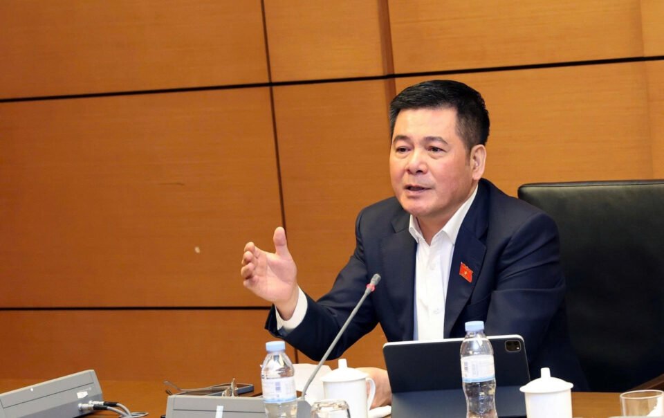 pho-chu-tich-quoc-hoi:-lam-sao-de-nguoi-dan-yen-tam-dau-tu,-khong-phai-bo-vao-dat,-vang