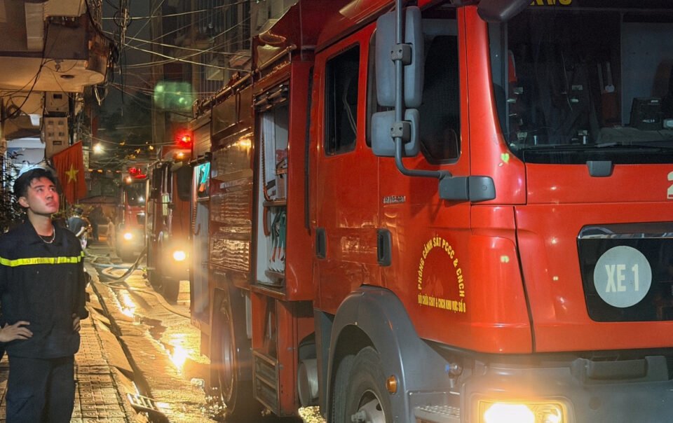 chay-nha-5-tang-trong-dem-o-ha-noi