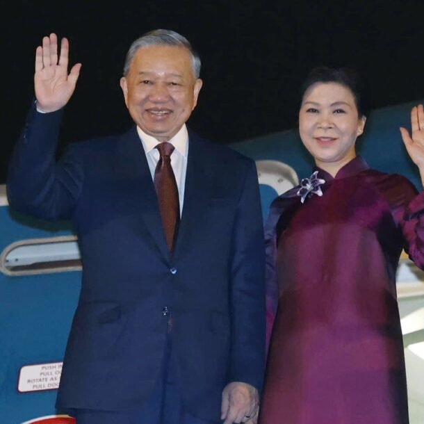 tong-bi-thu,-chu-tich-nuoc-to-lam-va-phu-nhan-len-duong-tham-cap-nha-nuoc-den-trung-quoc