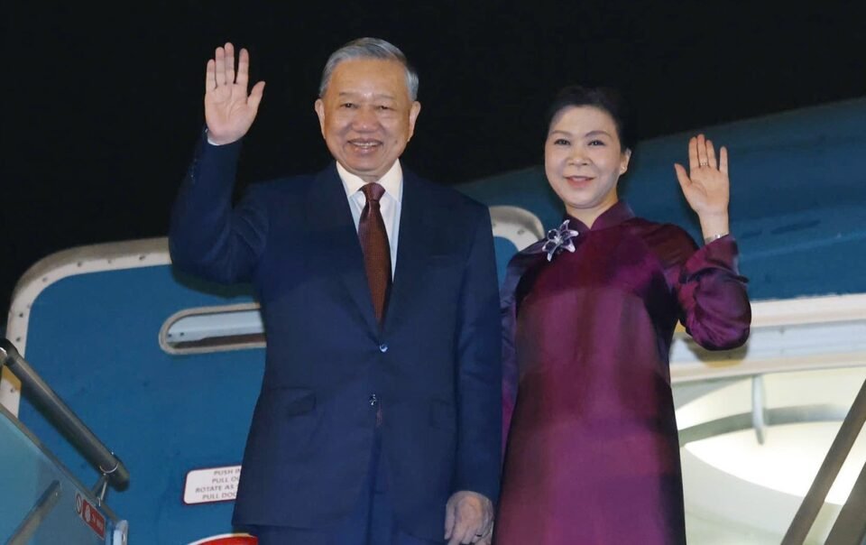 tong-bi-thu,-chu-tich-nuoc-to-lam-va-phu-nhan-len-duong-tham-cap-nha-nuoc-den-trung-quoc