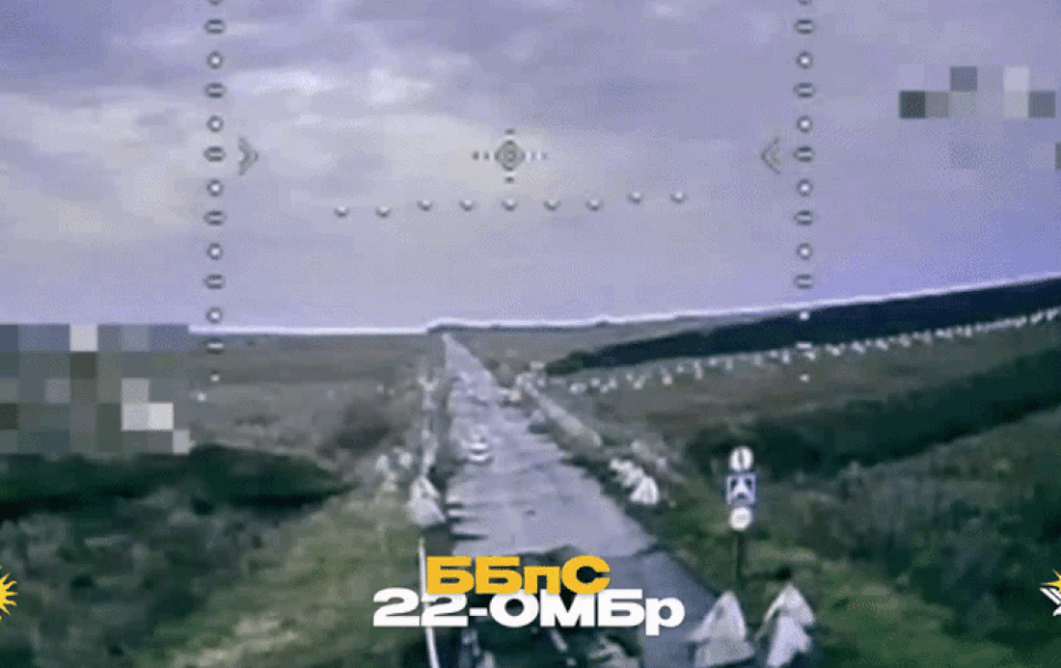 ukraine-tung-video-tap-kich-xe-thiet-giap-hiem-cua-linh-du-nga