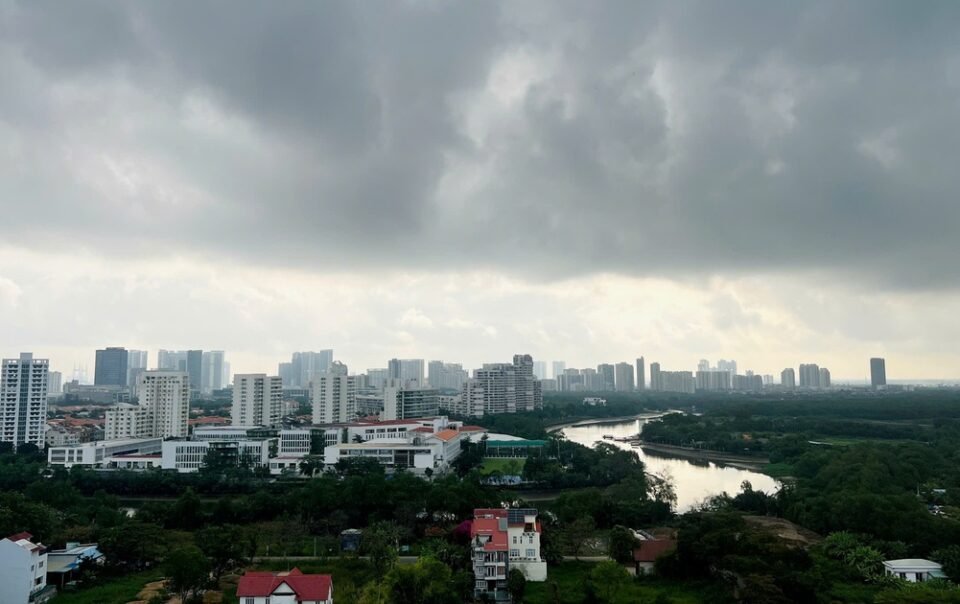 tp.hcm-may-den-un-un-keo-den,-hom-nay-se-co-‘mua-vang’-giai-nhiet?