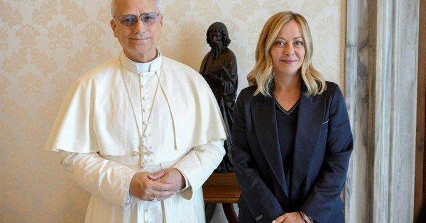 nguoi-&yacute;-do&agrave;n-ket-bao-ve-gi&aacute;o-ho&agrave;ng,-thu-tuong-meloni-chi-tr&iacute;ch-tong-thong-trump