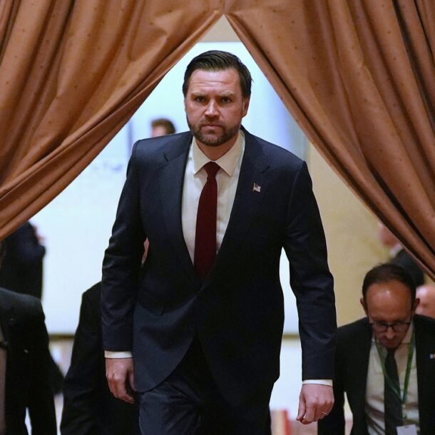 tin-tuc-the-gioi-14-4:-my-–-iran-van-duy-tri-kenh-doi-thoai;-bo-truong-my-du-bao-gia-dau-con-tang