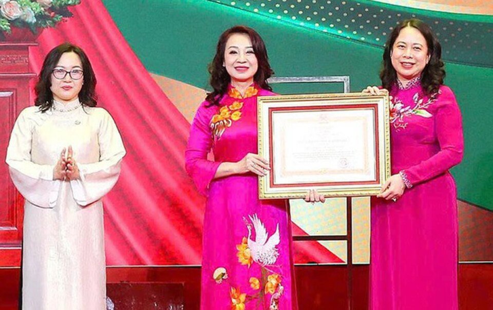 co-mot-nha-hat-ra-doi-dung-nam-dat-nuoc-doi-moi,-luon-dien-365-ngay-trong-nam