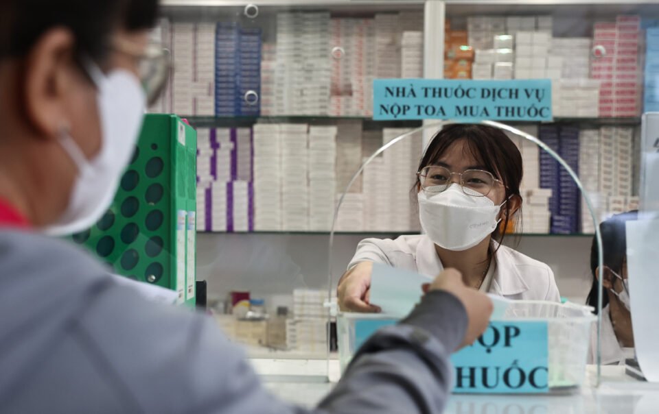 khang-sinh-se-thanh-‘thuoc-vo-dung’-neu-dung-bua-bai