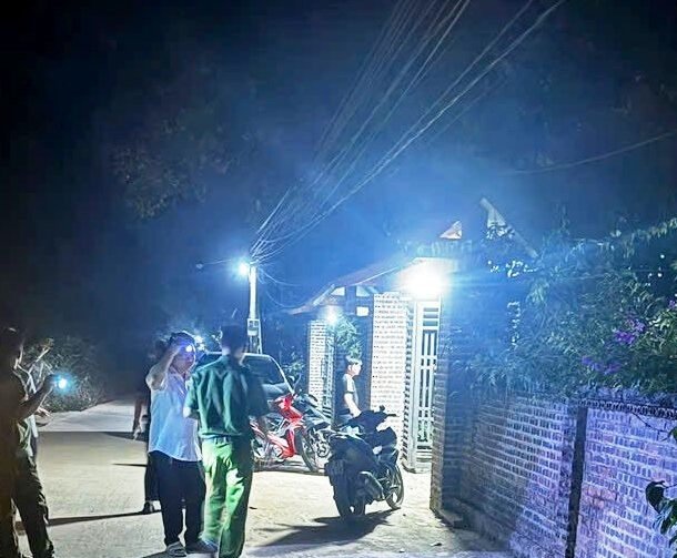 be-gai-5-thang-tuoi-bi-bo-roi-cung-to-giay-'do-hoan-canh-gia-dinh-kho-khan'