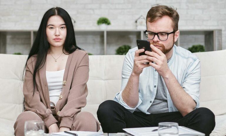 ngoai-tinh-‘map-mo’-–-song-ngam-tan-pha-hon-nhan