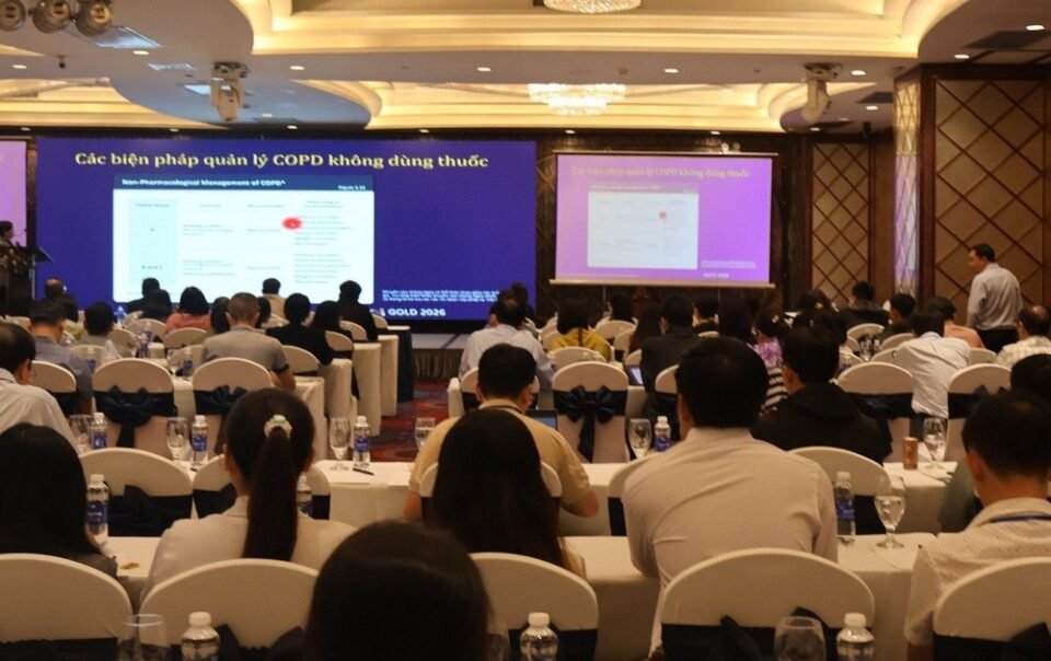 benh-nhan-copd-nhiem-virus-hop-bao-ho-hap-rsv:-co-the-dien-tien-nang