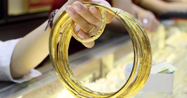 gi&aacute;-v&agrave;ng-li&ecirc;n-tiep-giam-sau-'c&uacute;'-tang-manh-dau-ng&agrave;y